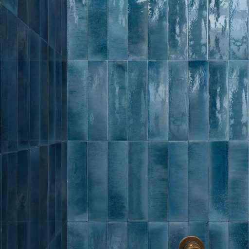 Alternative view of Luminous Blu China